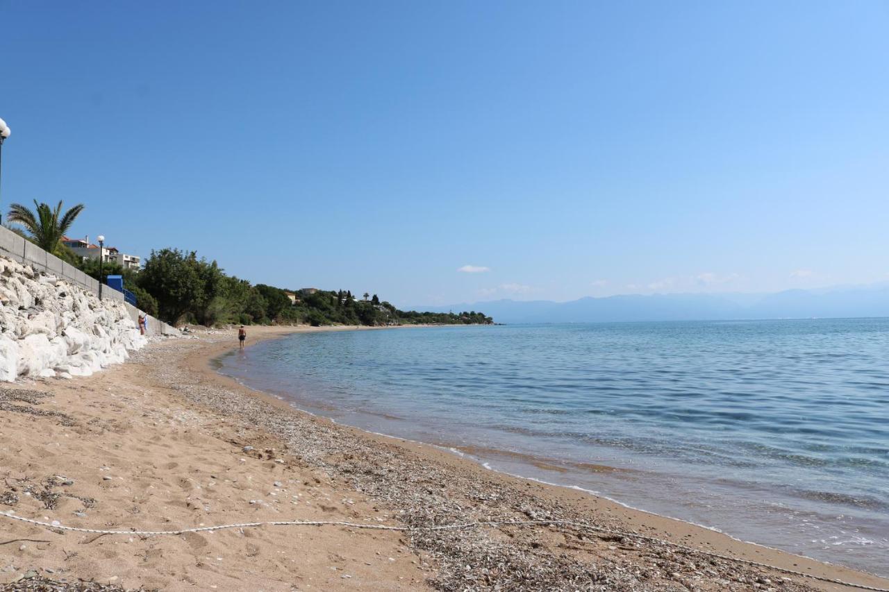 5 Meters From The Beach Villa ครานี ภายนอก รูปภาพ